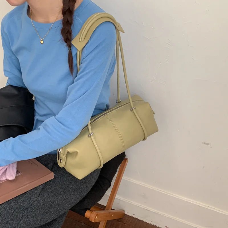 Ada Pillow Boston Bag in green – styled look
