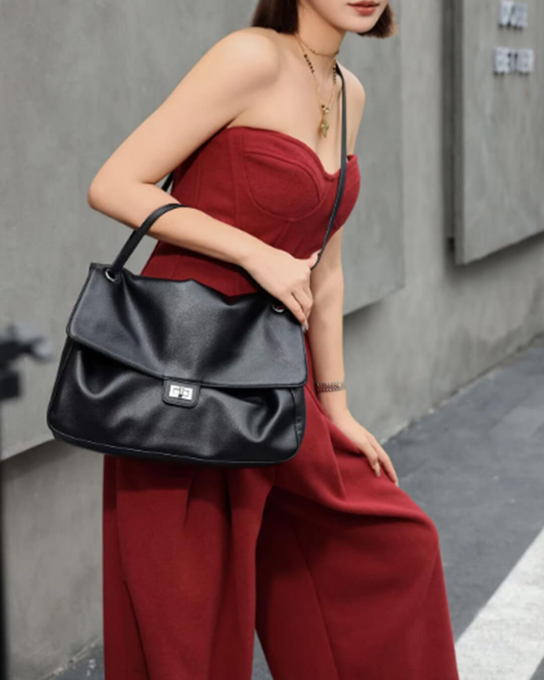 Hilde Maxi Flap Shoulder Bag in black – styled look