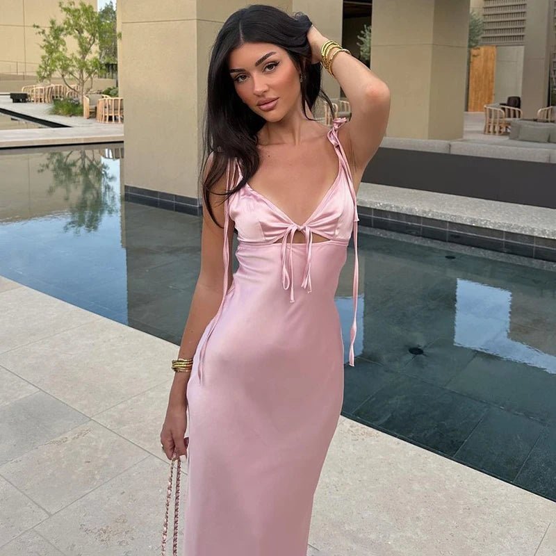 Aaliyah Maxikleid mit V-Ausschnitt, Schnürung und Spaghettiträgern