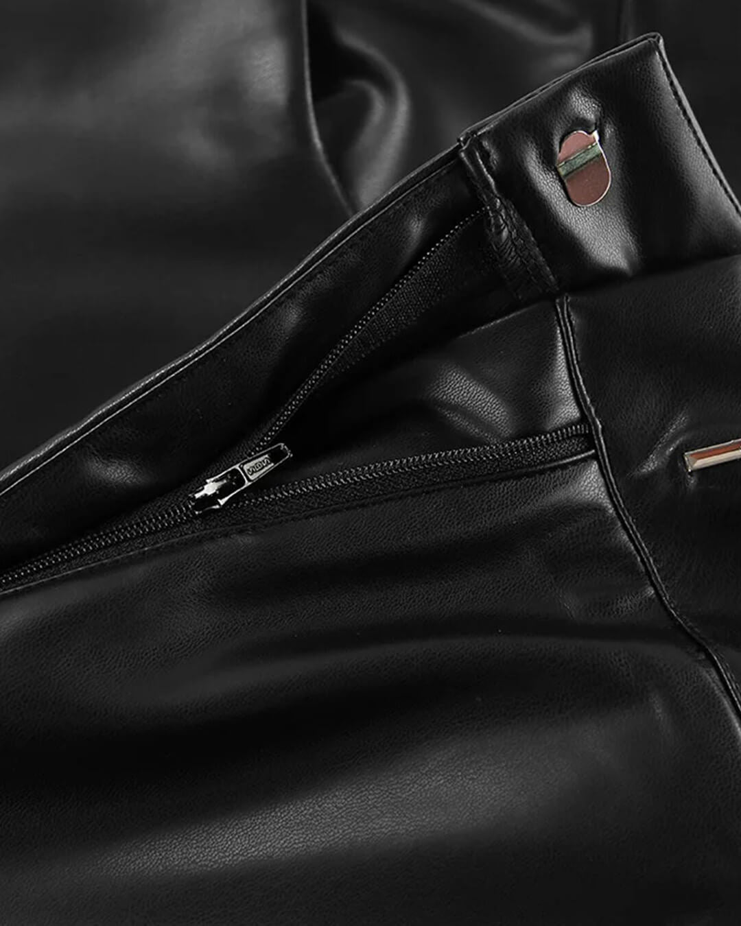Pantaloni in pelle Ada a gamba larga