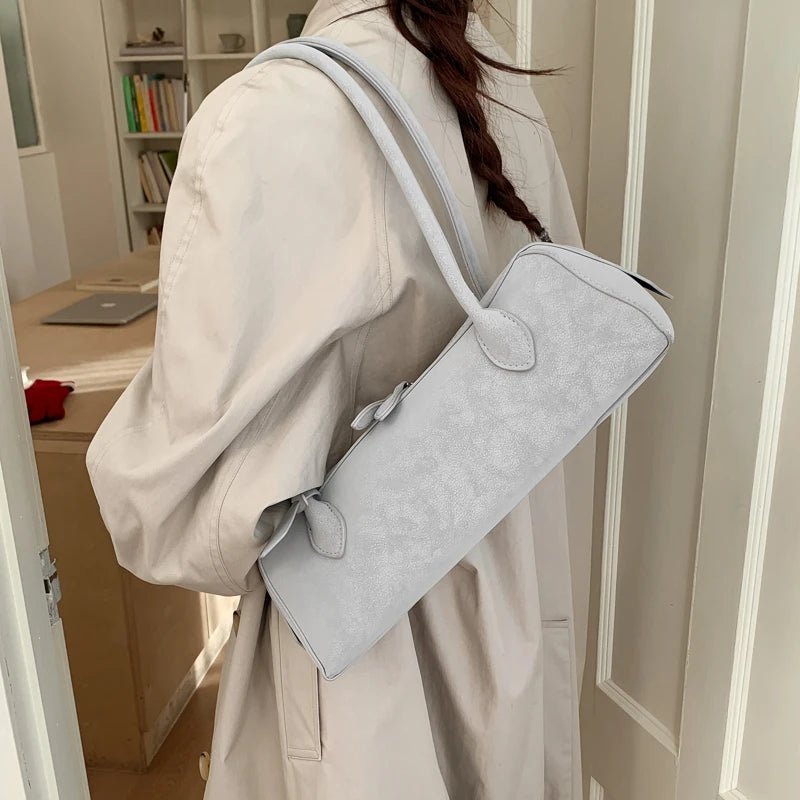 Sac baguette en suède Adora