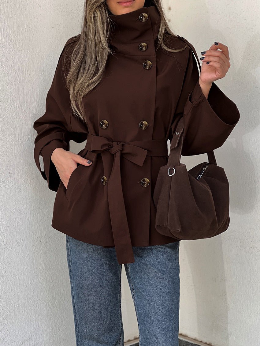 Aida kort trenchcoat med snøredetaljer