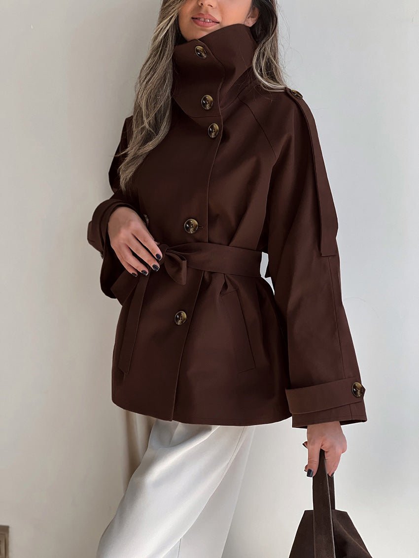 Aida kort trenchcoat med snøredetaljer