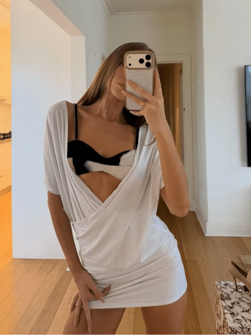 Aishla gerafftes Minikleid