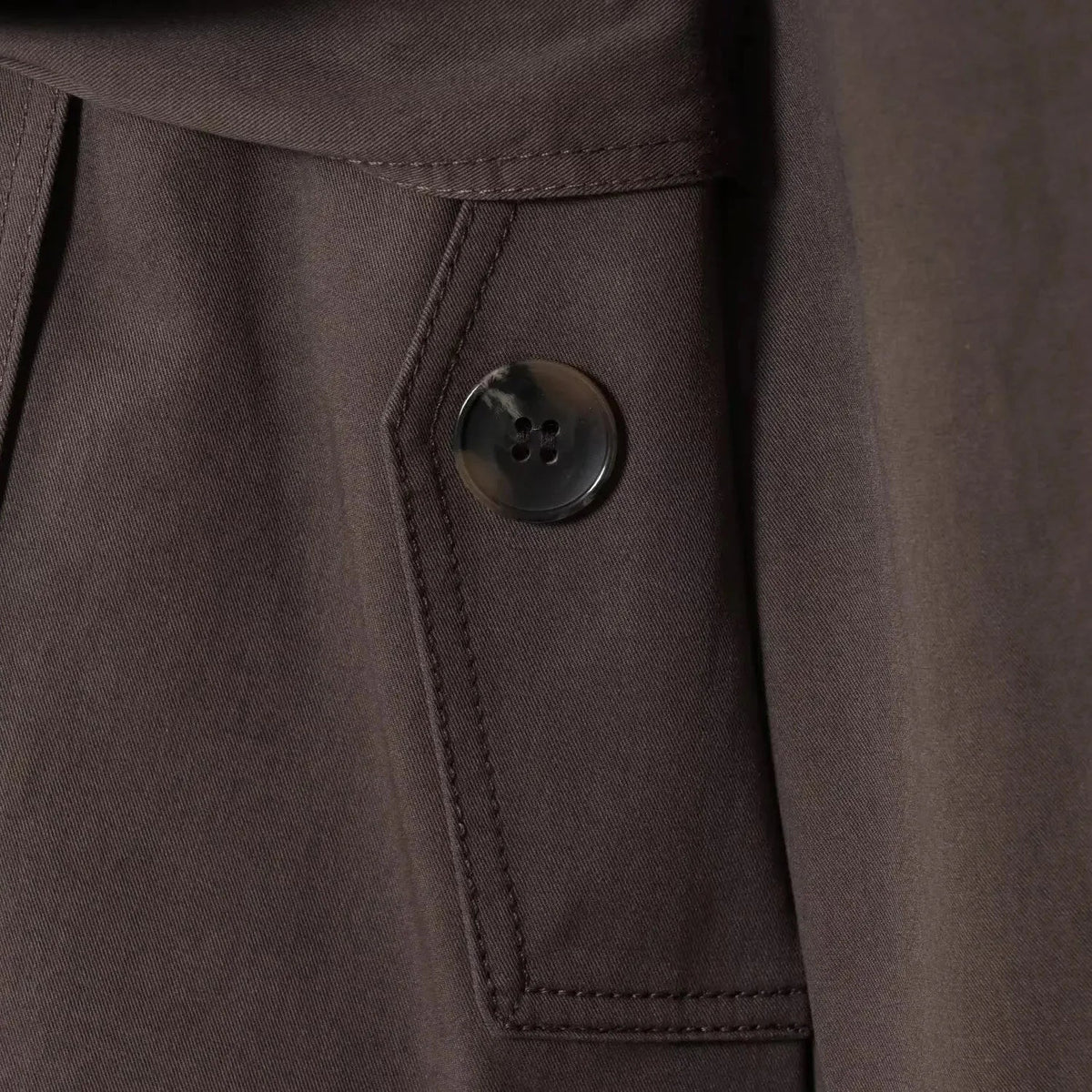 Alianna kort trenchcoat med bælte