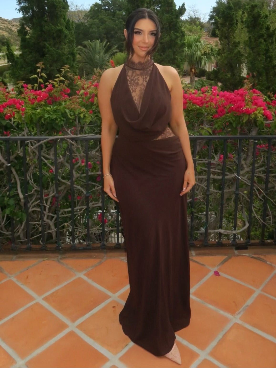 Ariadne Maxikleid mit Neckholder, Spitze und Patchwork-Design