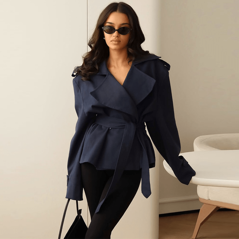 Barbara korte trenchcoat met riem