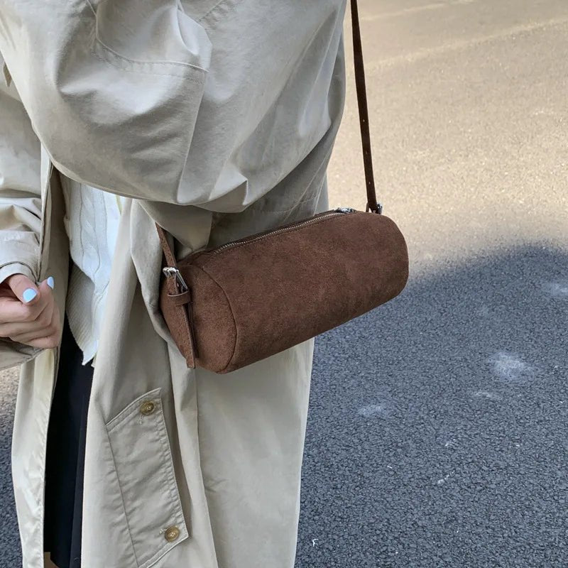 Beatrice hobo-taske i ruskind med blød form