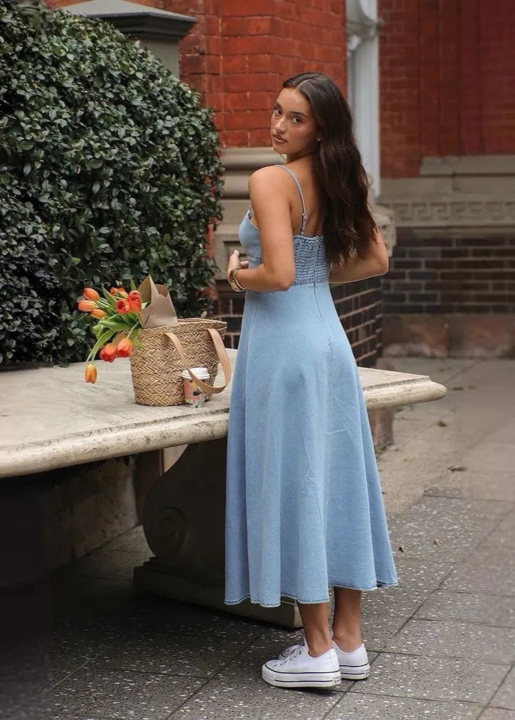 Vestido midi vaquero con corsé Brianna