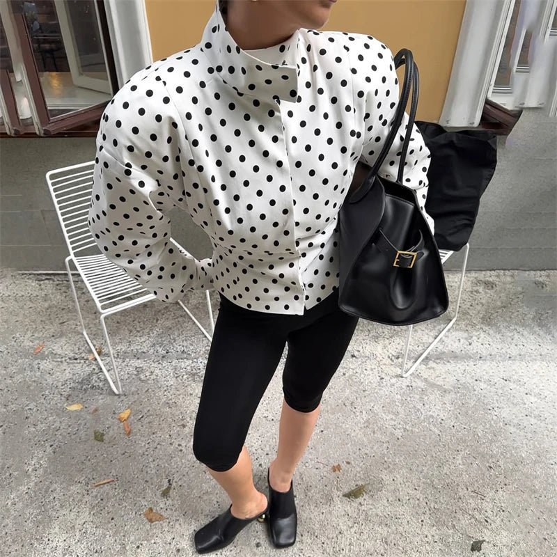 Jacke Caryl mit Stehkragen und Punkten
