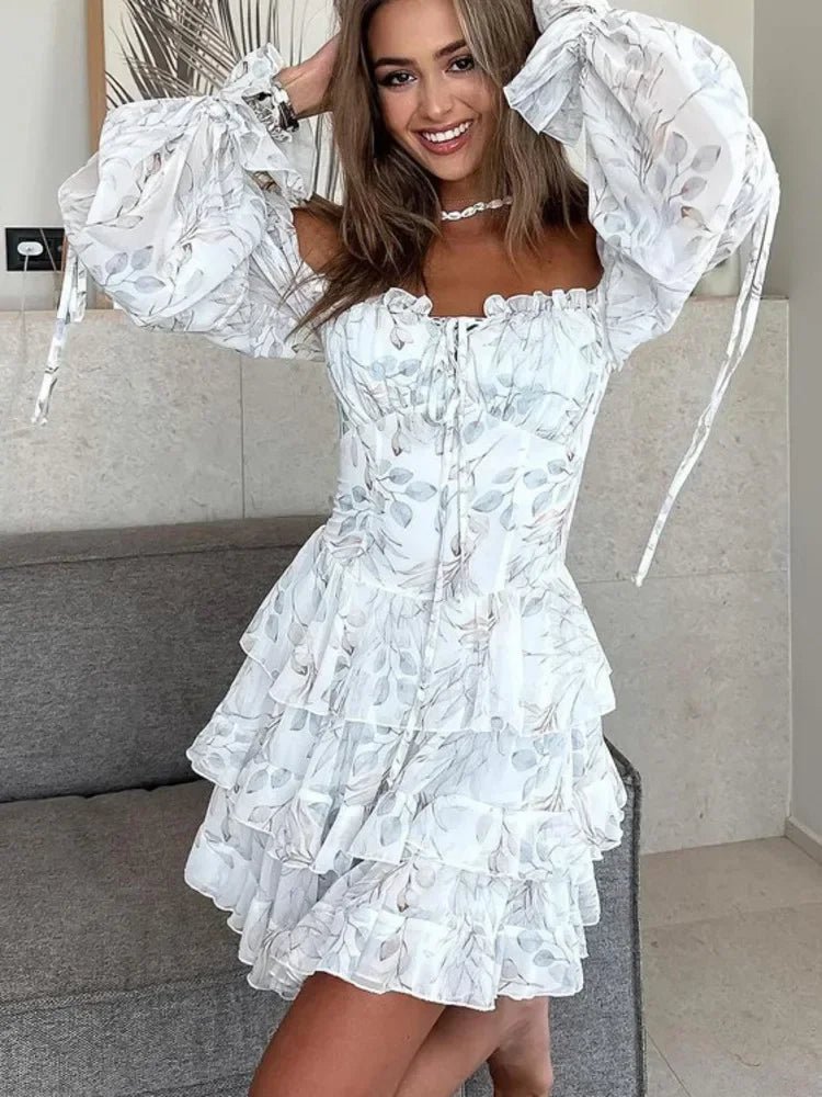 Robe courte Cate à col carré et manches bouffantes