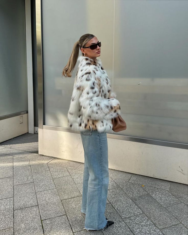 Celeste Mantel aus Leoparden-Kunstpelz