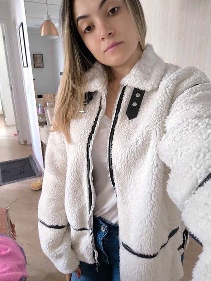 Bomber μπουφάν από μπουκλέ ύφασμα Chantal