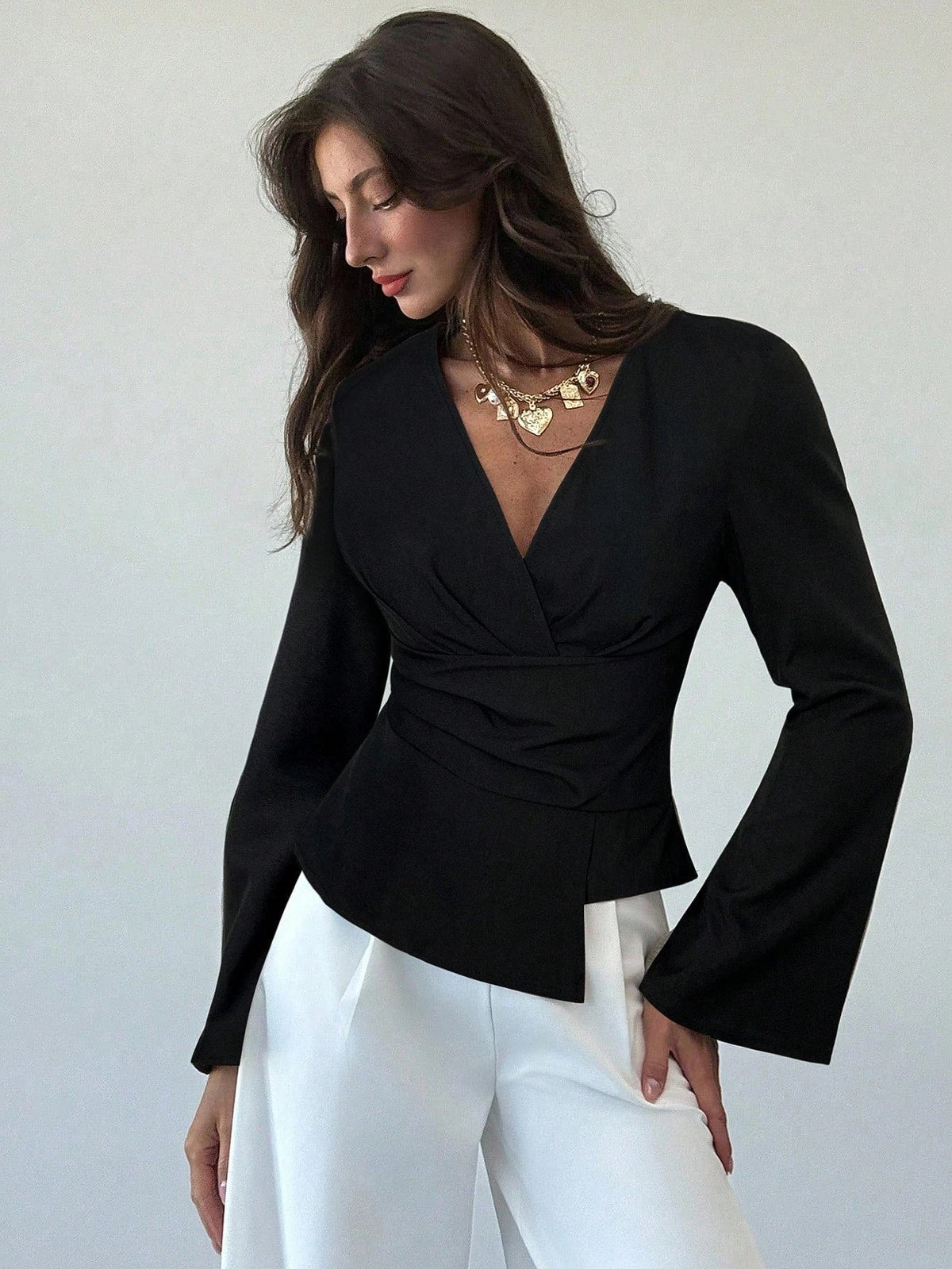 Blusa com mangas evasé assimétricas Chantelle