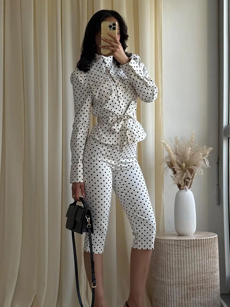 Σετ Cherry με πουά τζάκετ και παντελόνι κάπρι