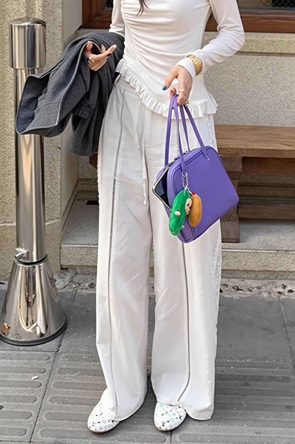 Pantalones rectos Clara de lino con detalles de encaje