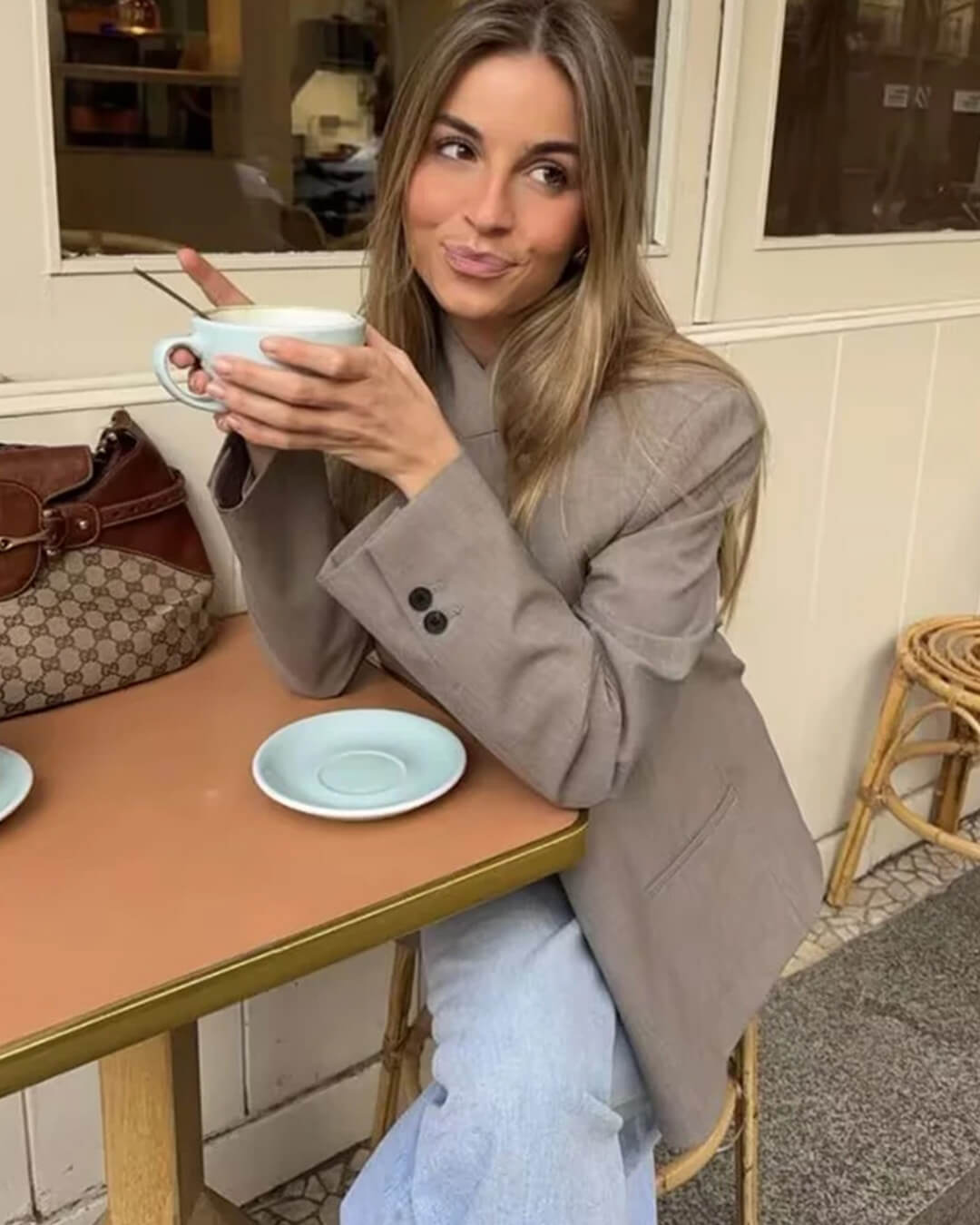 Cleo blazer med høy krage og knappelukking