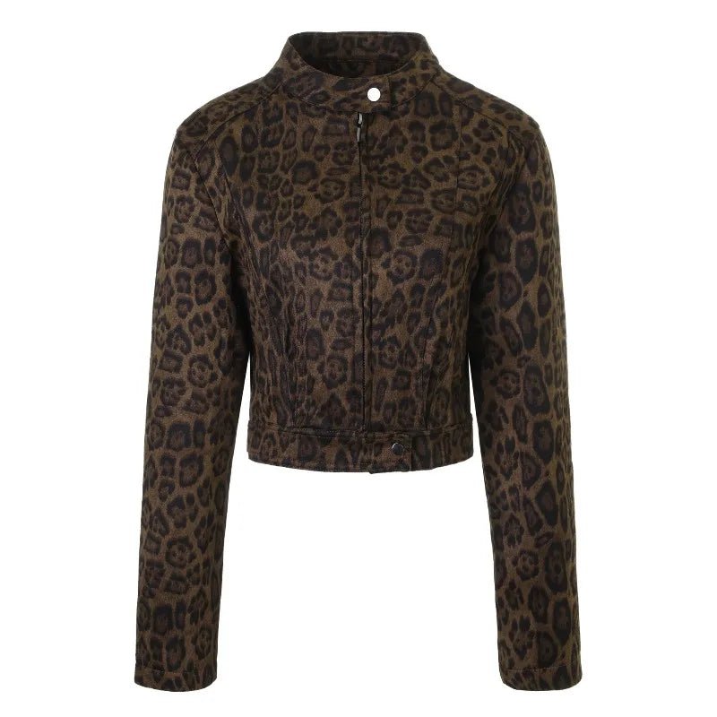Coral-cropped jakke med leopardprint