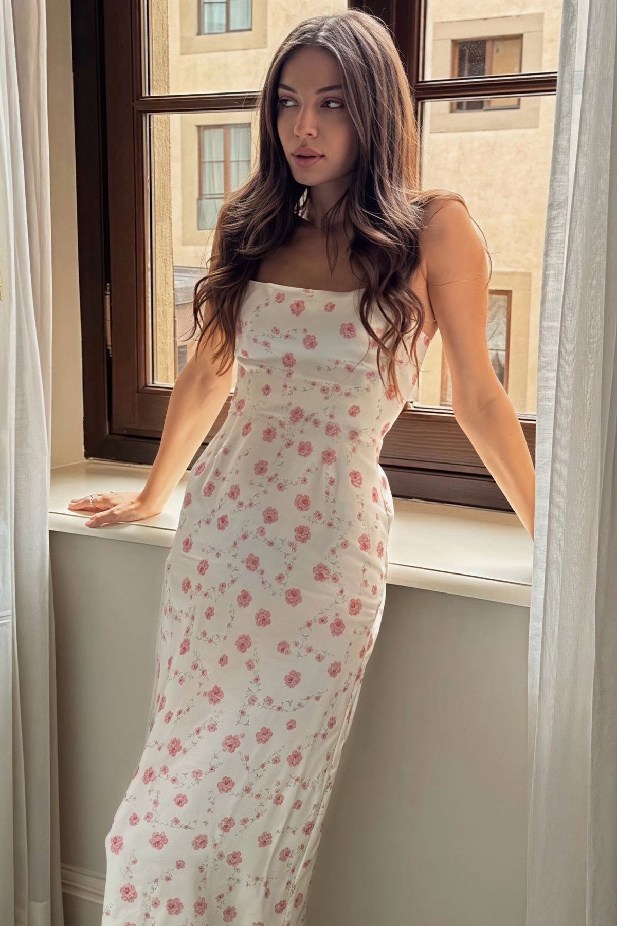 Darlene figurbetontes Midikleid mit Blumenmuster