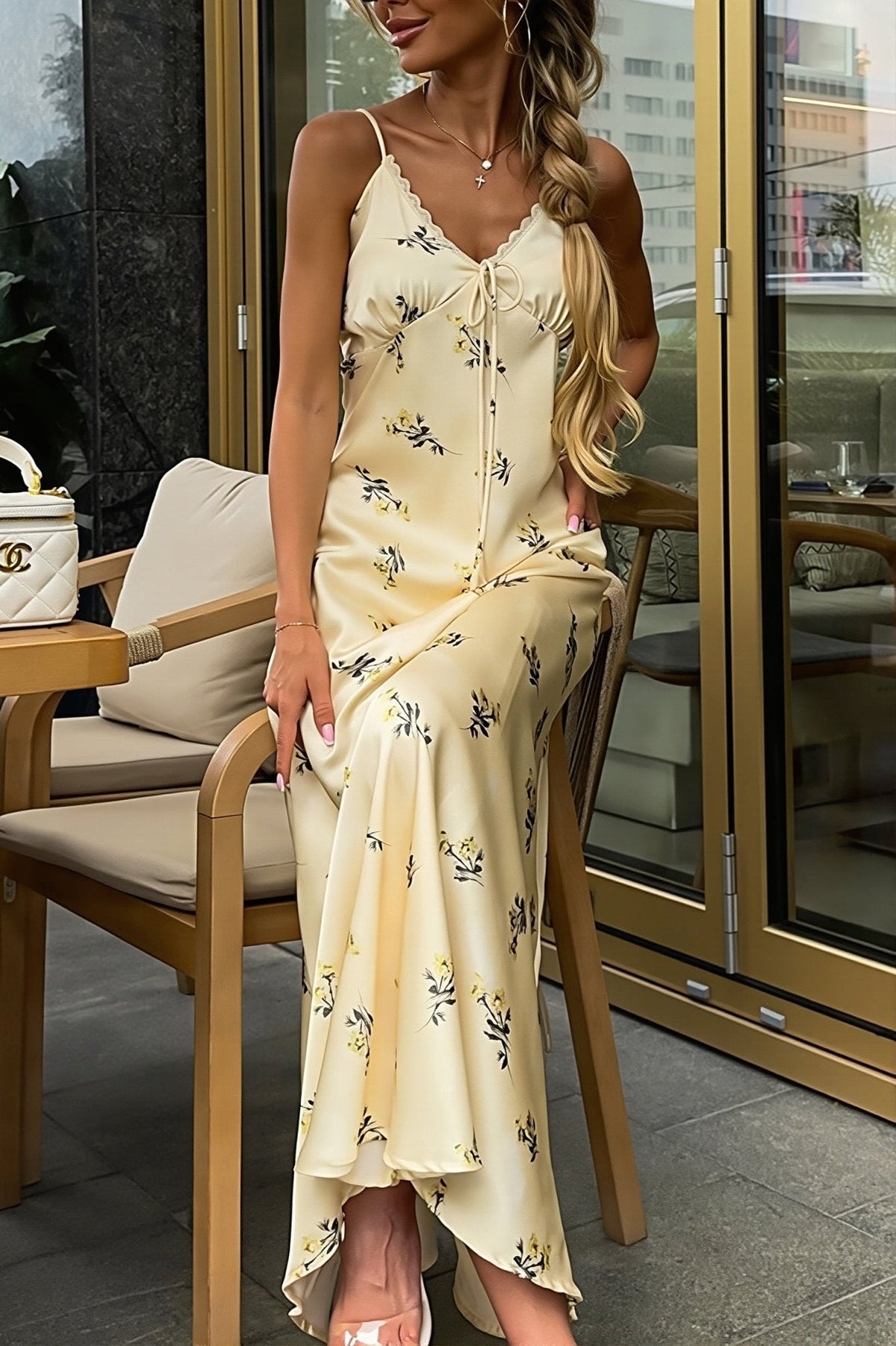 Vestido largo de encaje con tirantes finos Elara