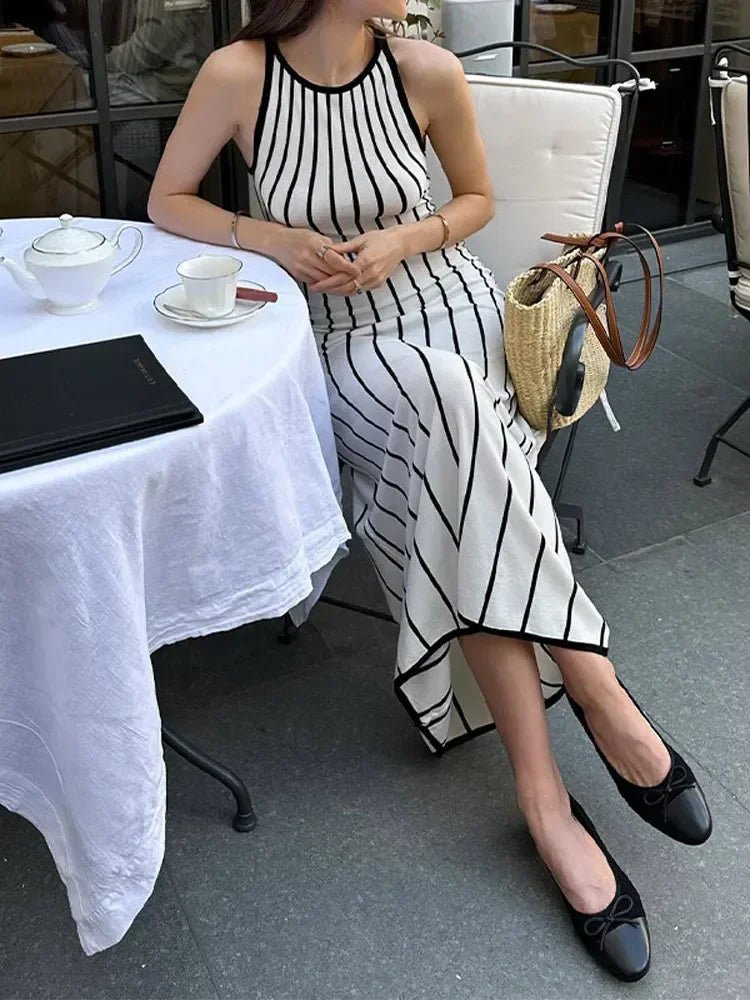 Elena ermeløs strikket maxikjole med striper