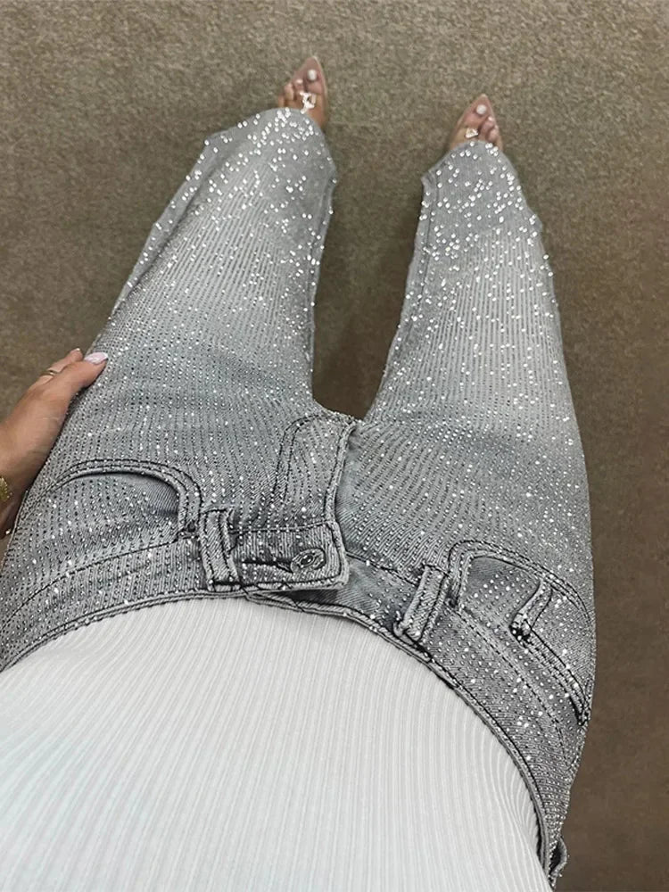 Eliana Jeans med vidde i benene og rhinsten