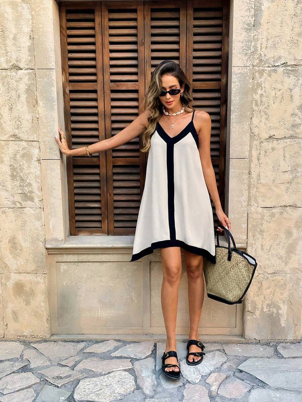 Ella mini-jurk met contrasterende details