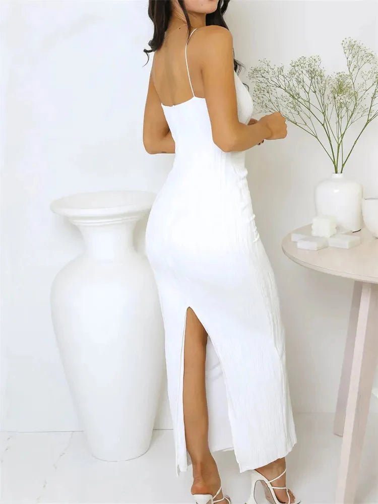 Vestido de festa Ellie sem mangas, franzido e com racha atrás