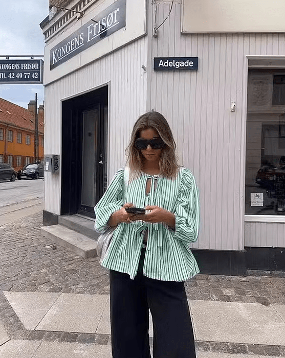 Camicia a righe con maniche a sbuffo Emma