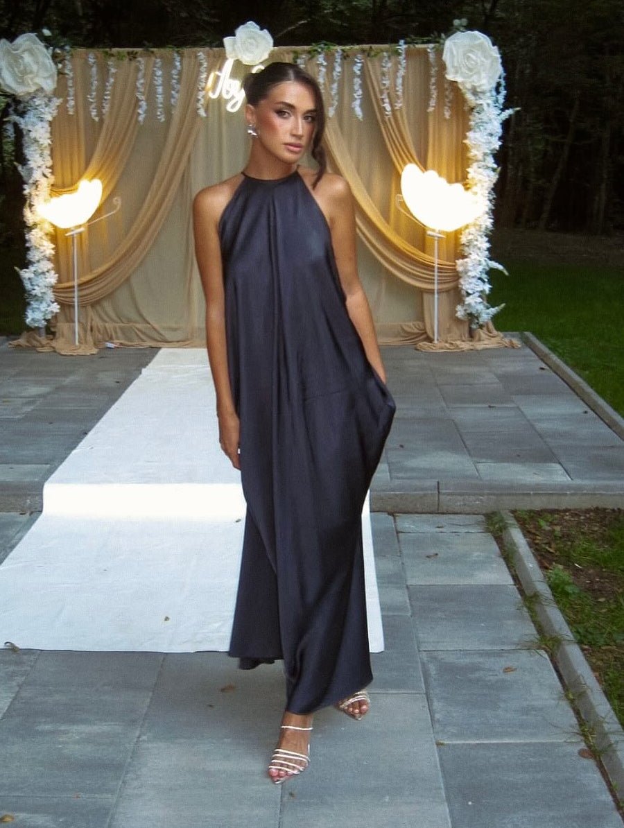 Indira satengkjole med halterneck, maxi