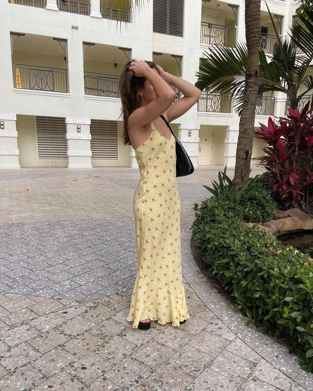Vestido floral acampanado con volantes Iris