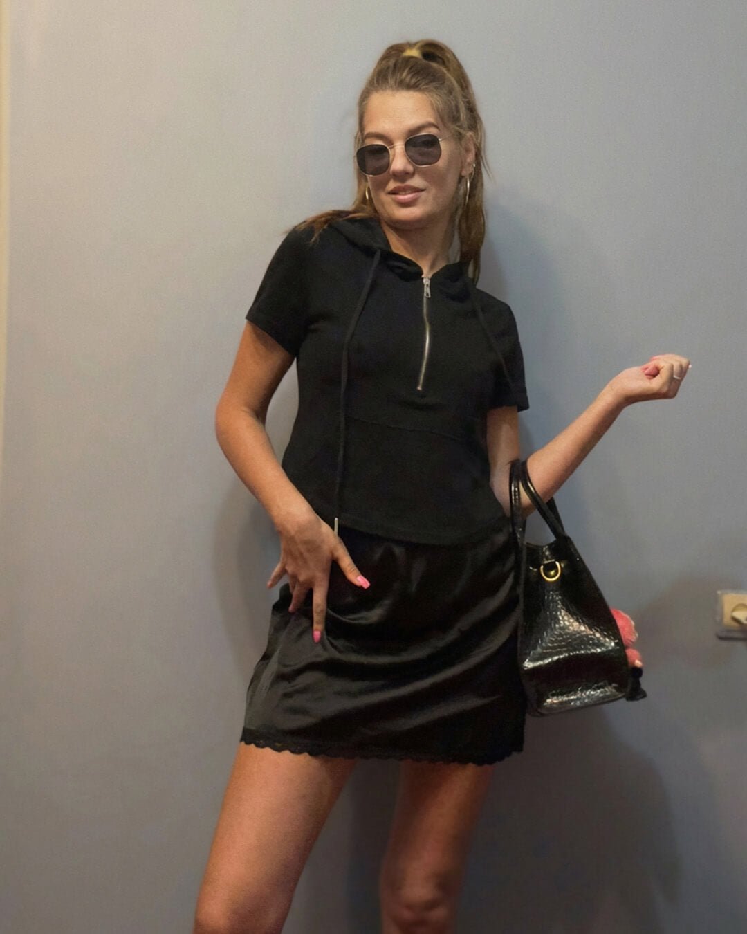 Satin-Minirock mit Spitzenbesatz Johana