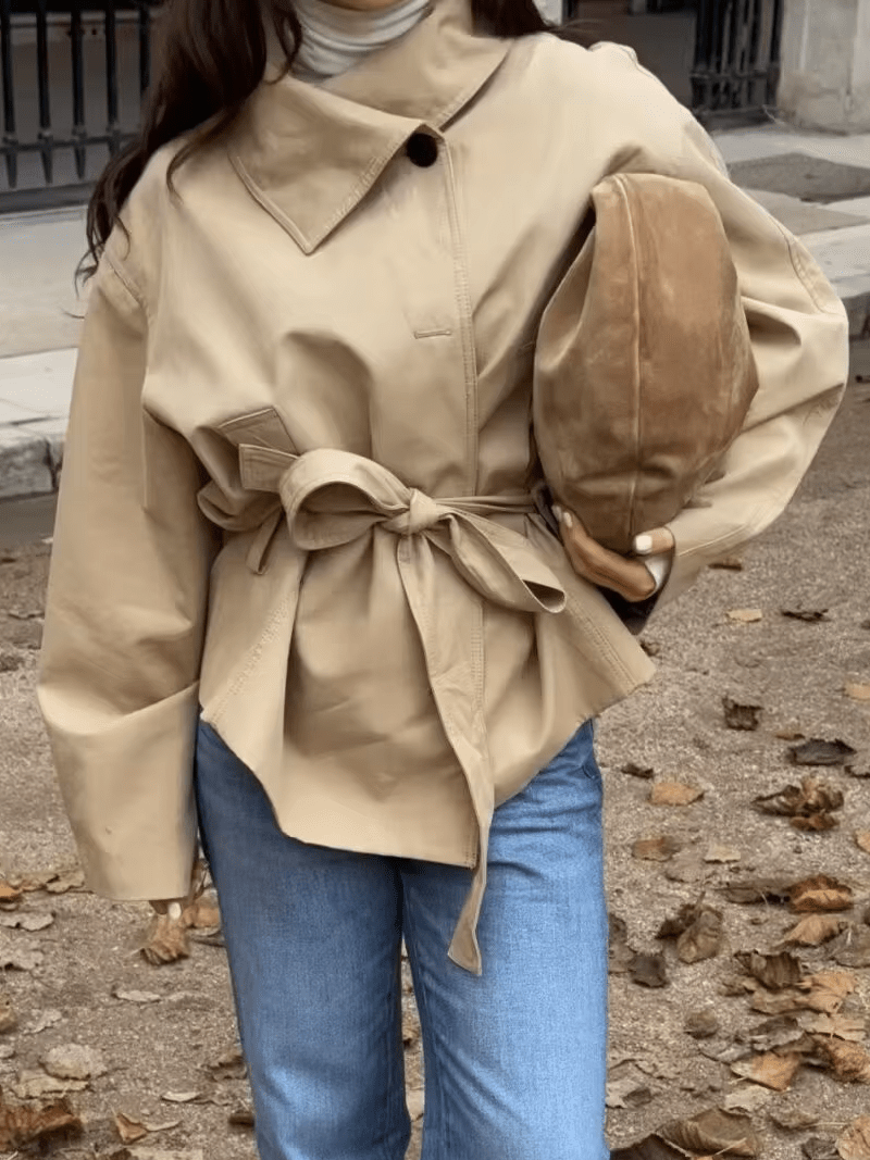 Julie asymmetrisk trenchcoat med belte