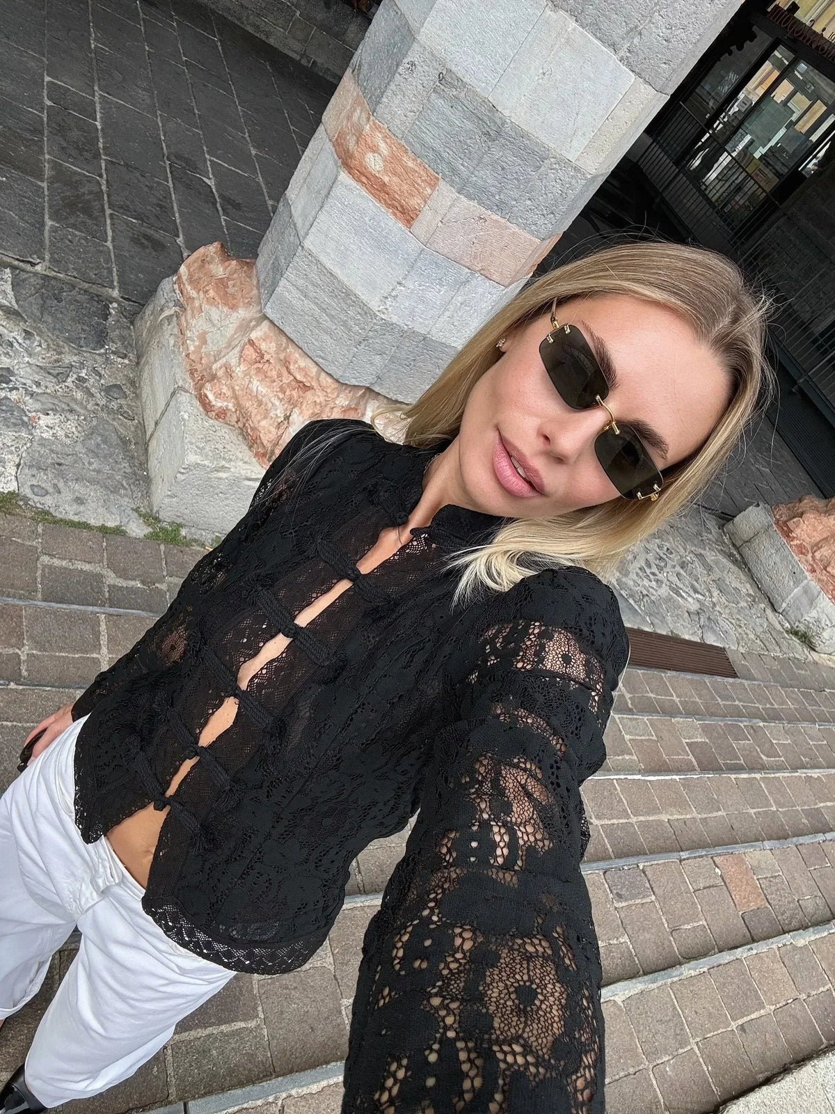 Blusa de renda com mangas balão Katalina