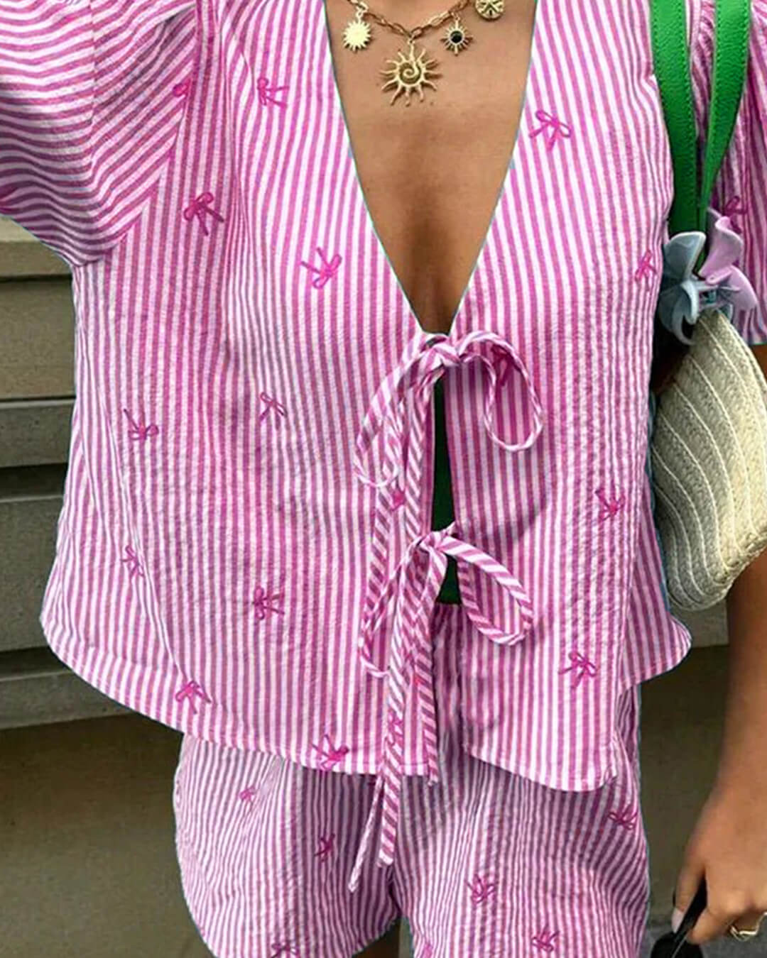 Conjunto de dos piezas de shorts a rayas con lazo delantero Kate