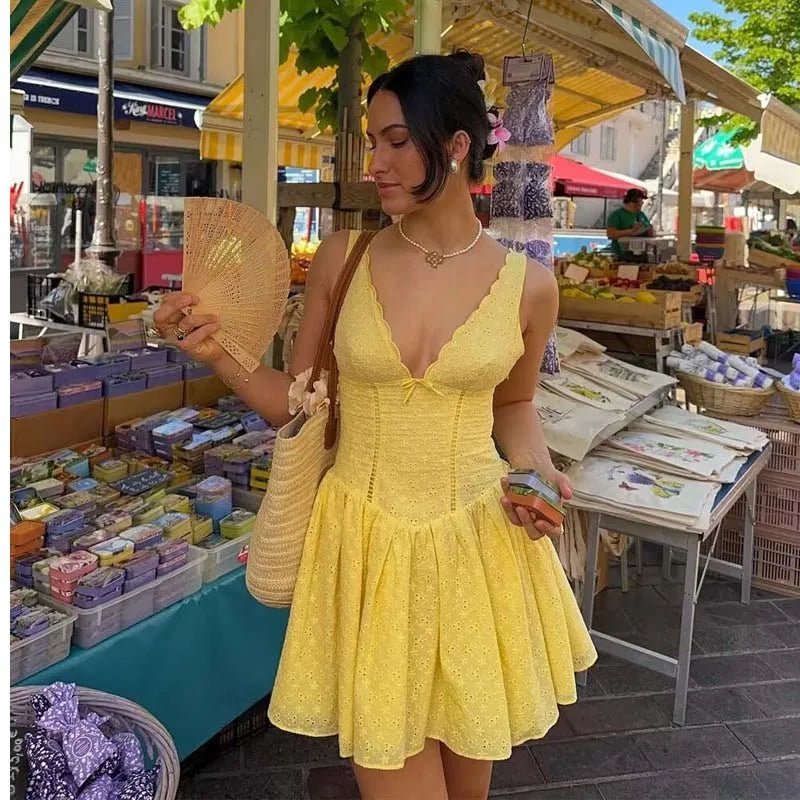 Μίνι φόρεμα Kirsten με βαθύ ντεκολτέ