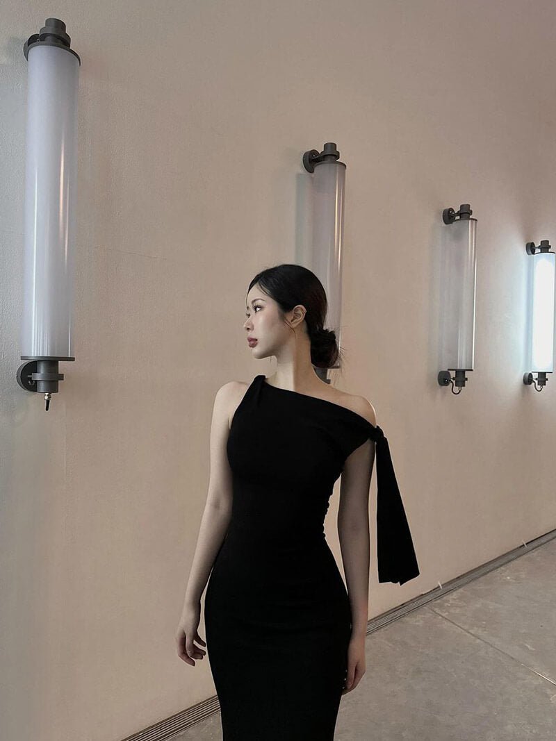 Kylie-Maxikleid mit Knotendetail