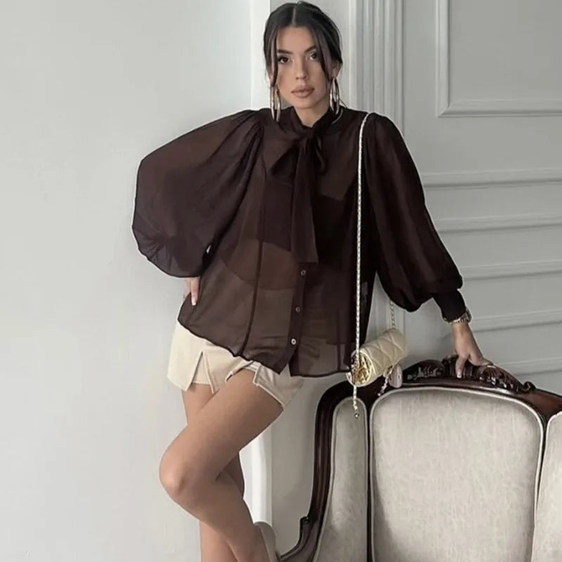 Blouse transparente à col lavallière Flavia