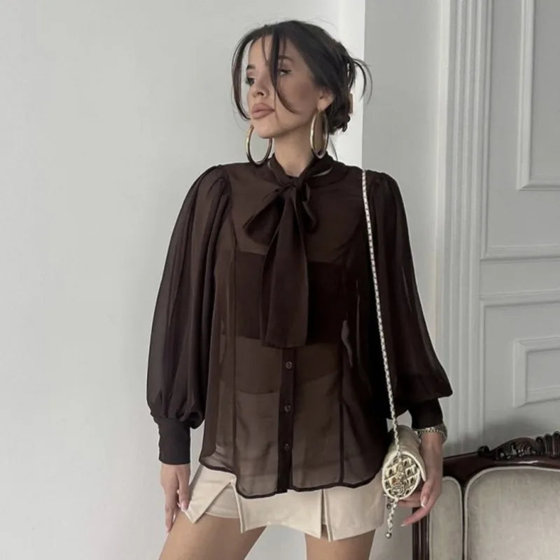 Blouse transparente à col lavallière Flavia