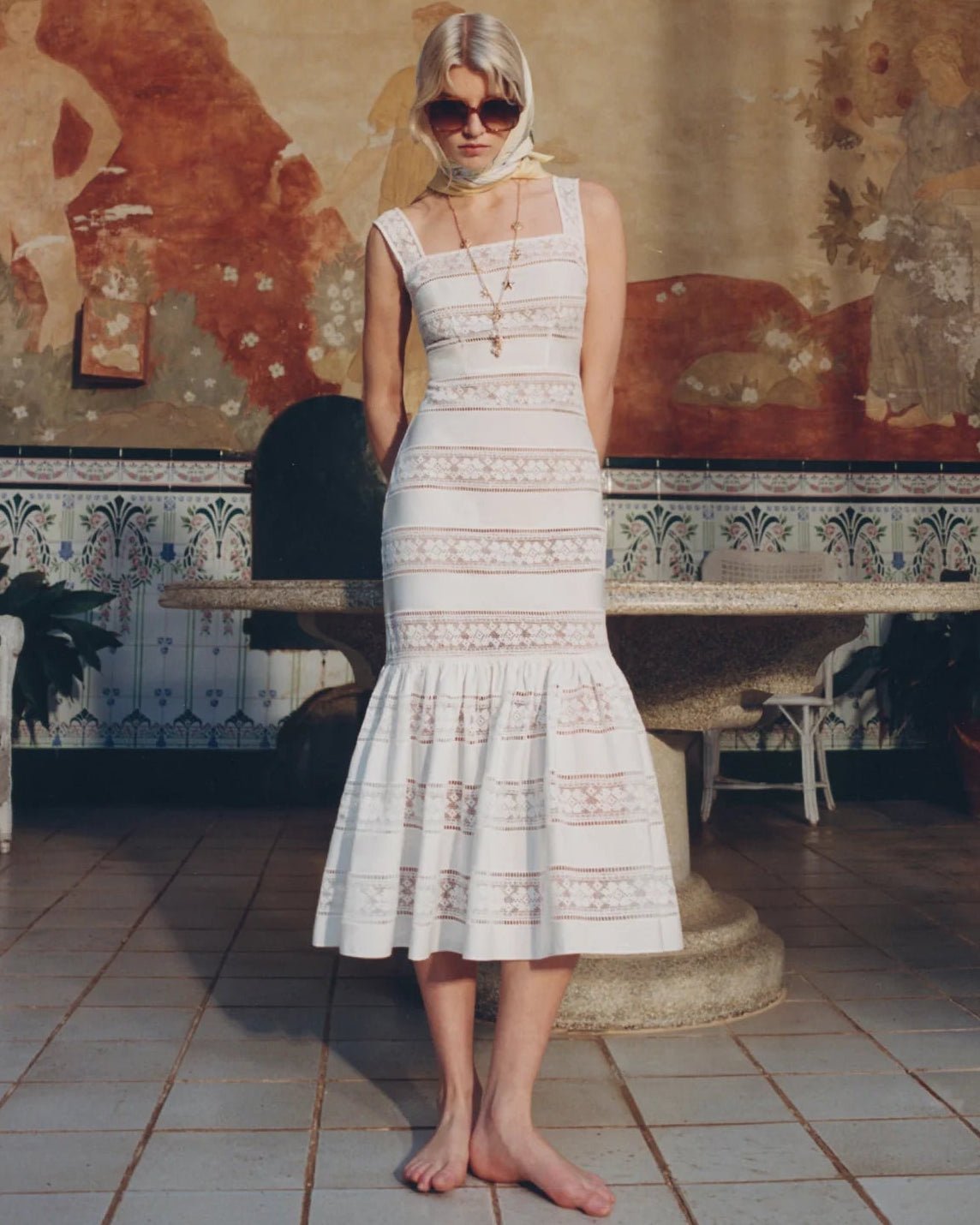 Robe sirène en dentelle brodée Laura