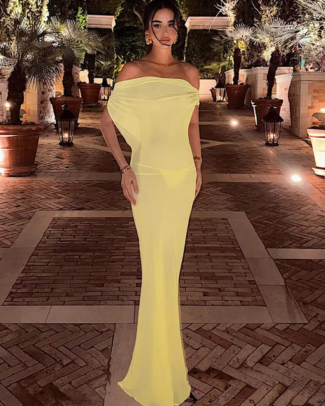 Vestido maxi de malha transparente e costas descobertas Leah