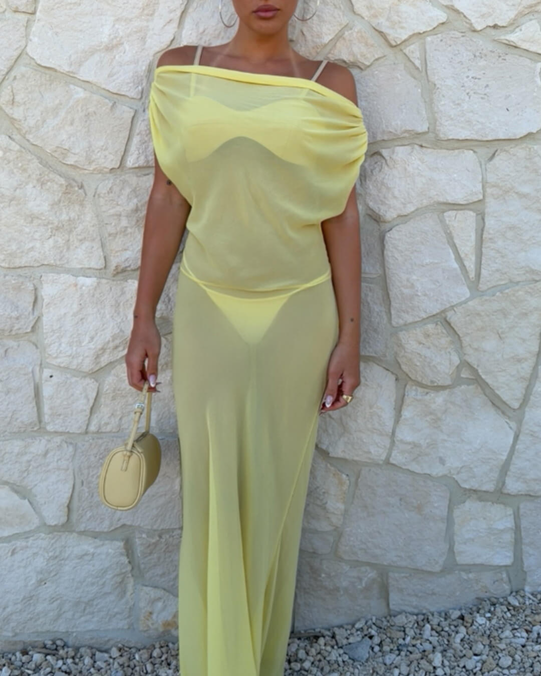 Vestido maxi de malha transparente e costas descobertas Leah