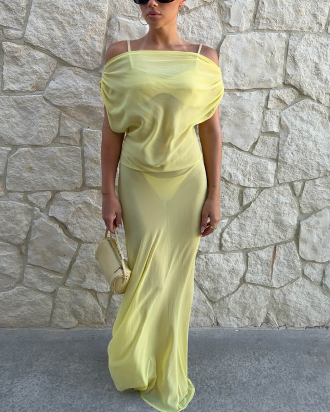 Vestido maxi de malha transparente e costas descobertas Leah