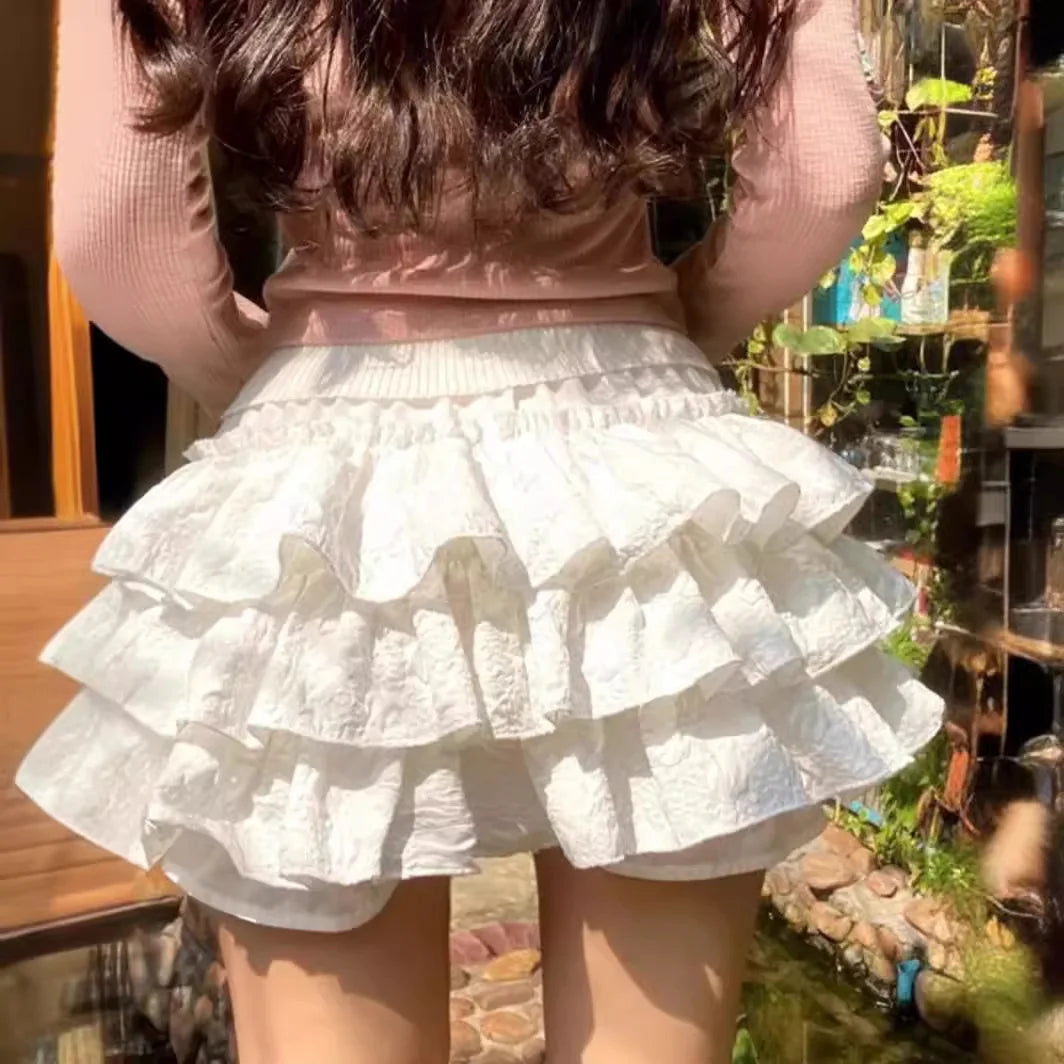 Pantalones cortos Lena de ganchillo con volantes y detalles calados