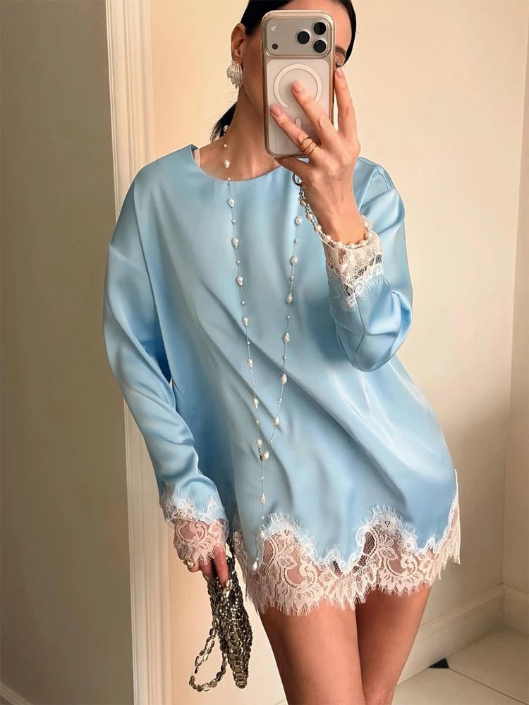 Abito in raso con pizzo e dettaglio con fiocco Linda