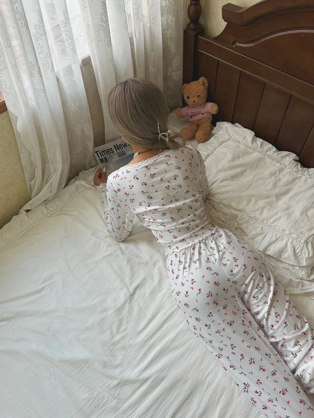 Geblümtes Pyjama-Set mit langen Ärmeln
