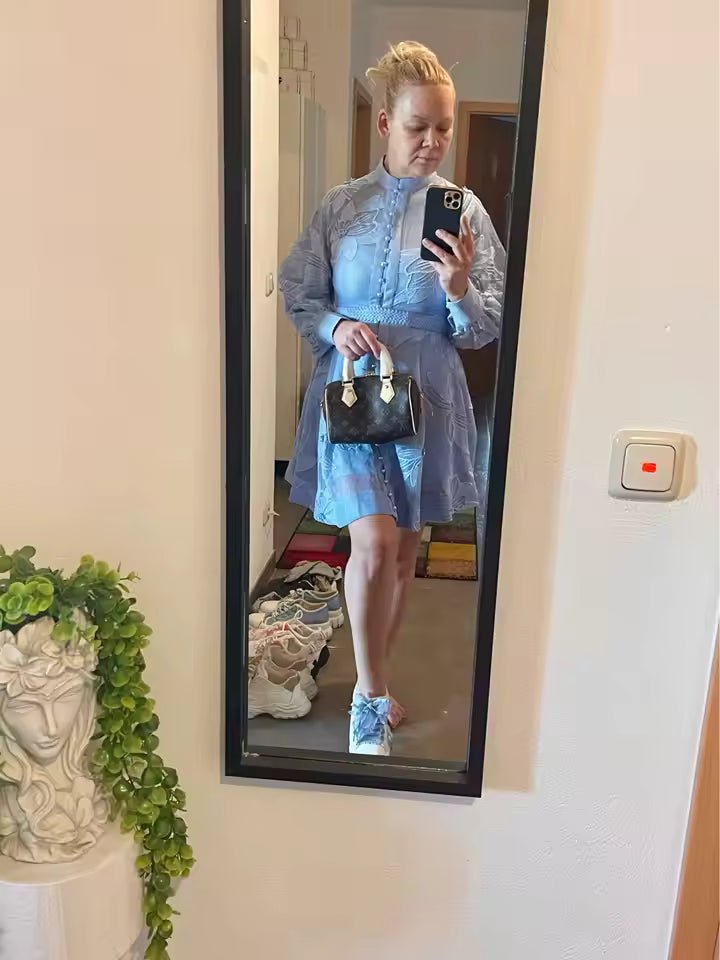 Vestido Lucia de renda bordada com cinto