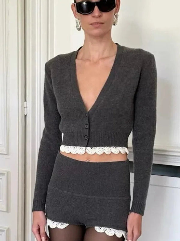 Lucy cardigan- og shorts-sæt med blondekant