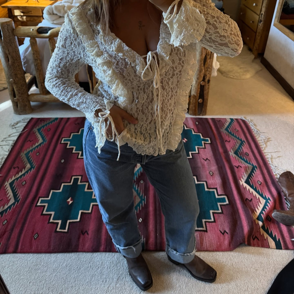Mary topp med lagdelt blondekrage