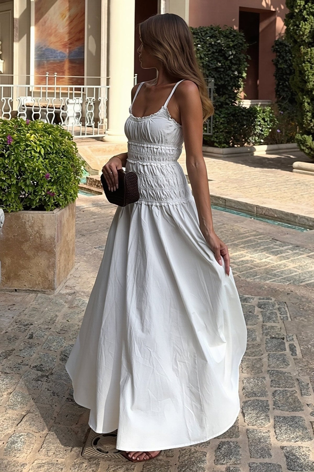 Mary Figurbetontes Maxikleid mit eckigem Ausschnitt